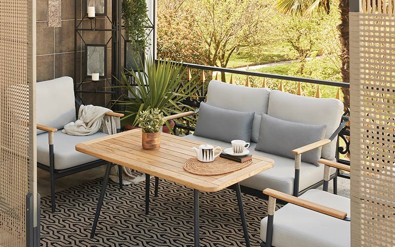 How to Align Balcony Plants with Furniture?