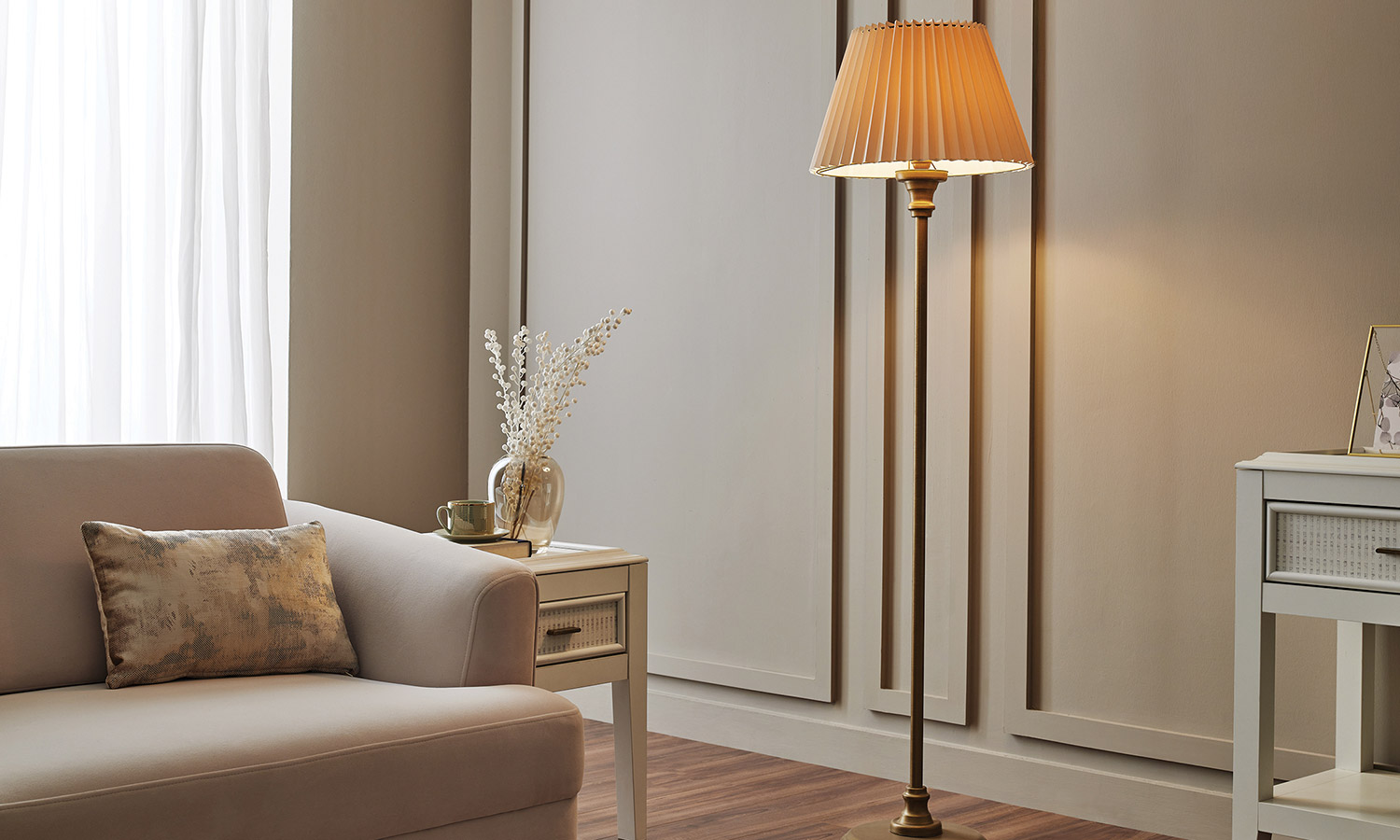 Korint Floor Lamp