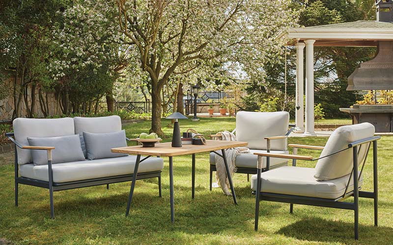 Balkon ve Bahçe İçin Trend Mobilyalar: 2025 Koleksiyonu